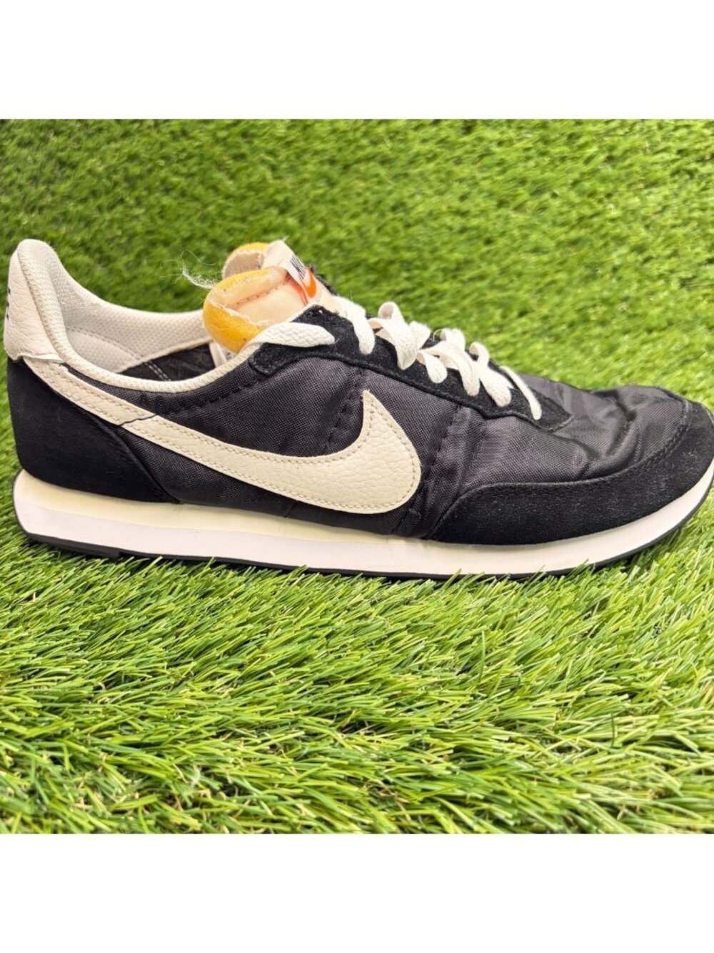 Nike Waffle Trainer 2 Womens Size 9 Black White Athletic Running Shoes Sneakers